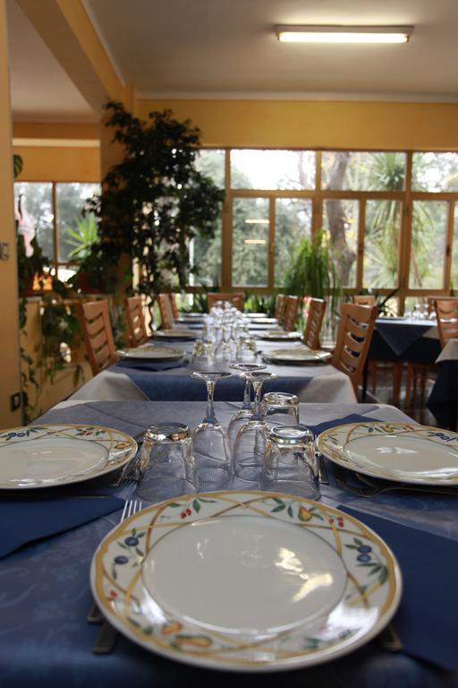 Hotel Athena Pesaro Exterior photo