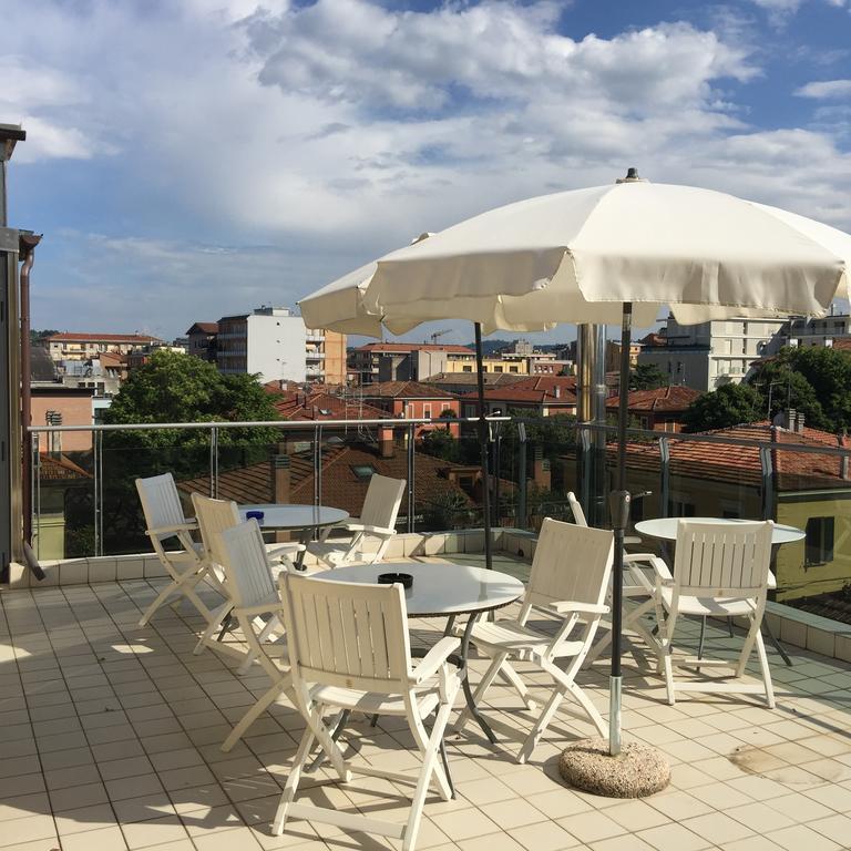 Hotel Athena Pesaro Exterior photo